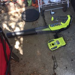 Ryobi battery operated blower excellent condition