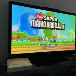 Love To Play Very Nostalgic And Runs Smoove Come With All The Wires An Multiple Controllers An Games  