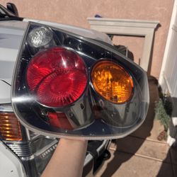Right Nissan Altima Headlight
