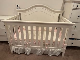 Charlie 4-in-1 Convertible Crib and Beautyrest Platinum  mattress