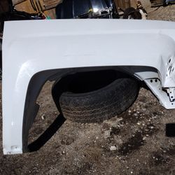 2014-2018 Chevrolet 1500 Or 2500 Passenger Side Front Fender OEM Part