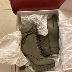 Green Guess Boots Size 8 Brand New