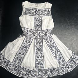 blue and white patterned dress