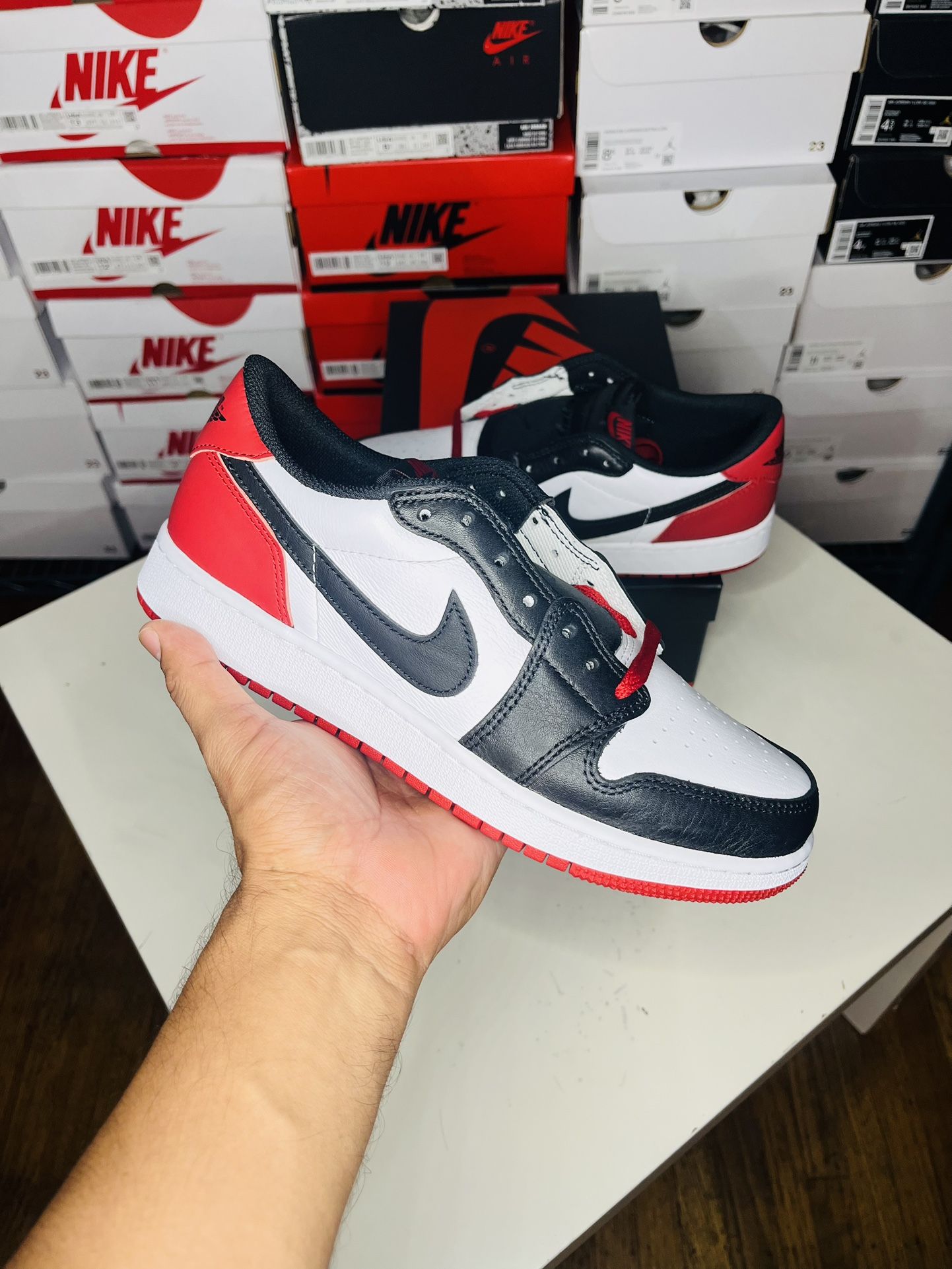 AIR JORDAN 1 RETRO LOW OG (GS Black Toe) [5.5Y, 6Y, 6.5Y  & 7Y]