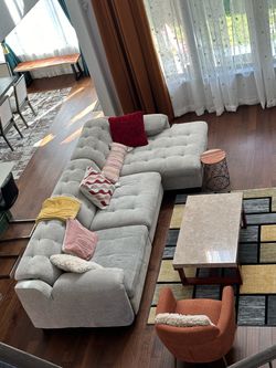 Rooms to go huge Couch