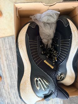 Curry basket ball shoes size 6 boys