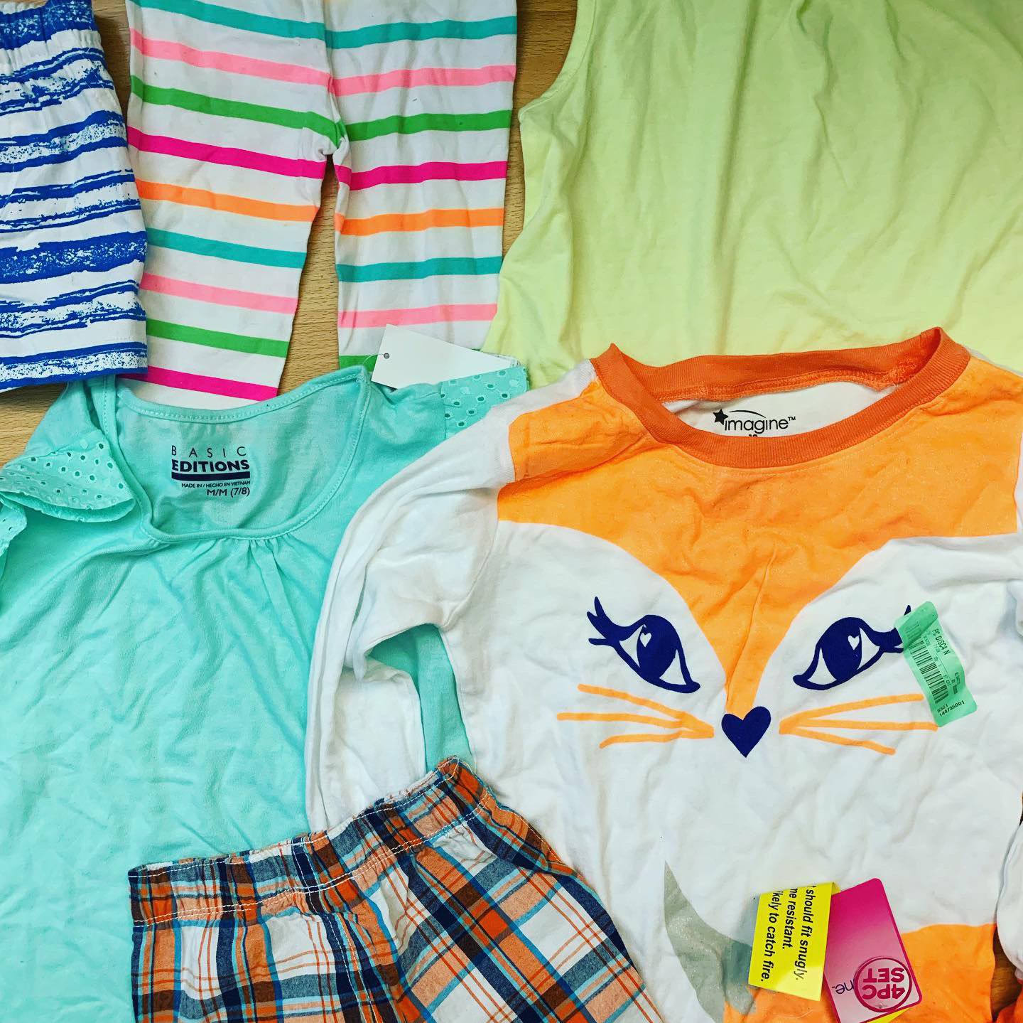 LOT kids clothes New! Up to 80% off retail! With tags perfect condition Children clothes! I can deliver and ship lots and pallets!