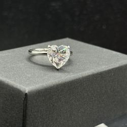4cttw GRA certified Moissanite stone engagement ring size 6