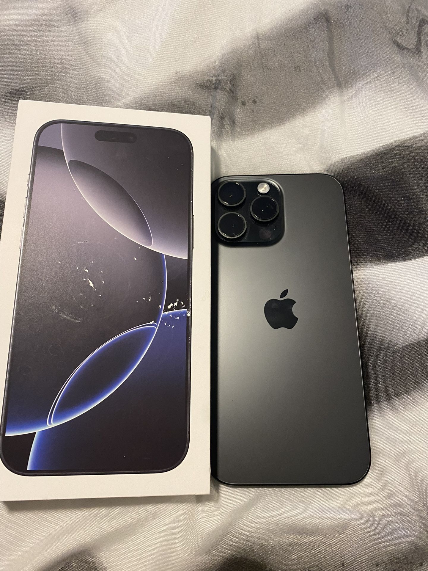 iPhone 16 Pro Max