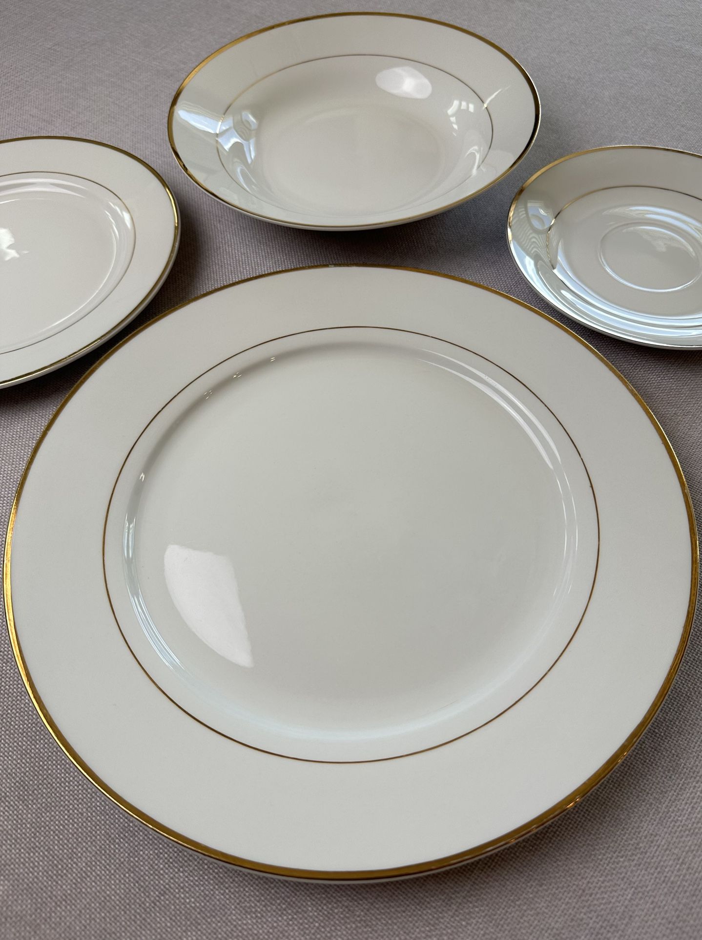 Gibson Designs ANNIVERSARY GOLDEN, Gold Trim 4 Piece Set, Dinner, Salad, Dessert