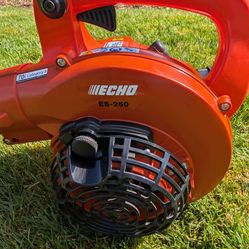 Like new echo blower