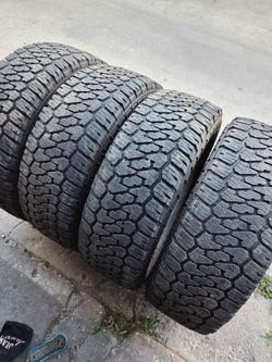 4 Tires LT 275/65/20 Firestone Destination X/T