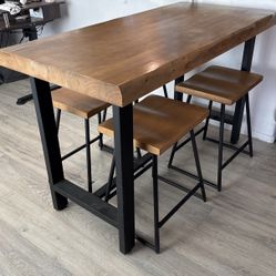 Wooden Table And Chairs 