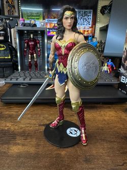 DC Wonder Woman Action Figure