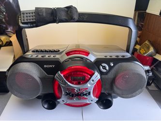 Sony Xplod Boombox CD Player, Radio, Cassette player with Remote - Tested
