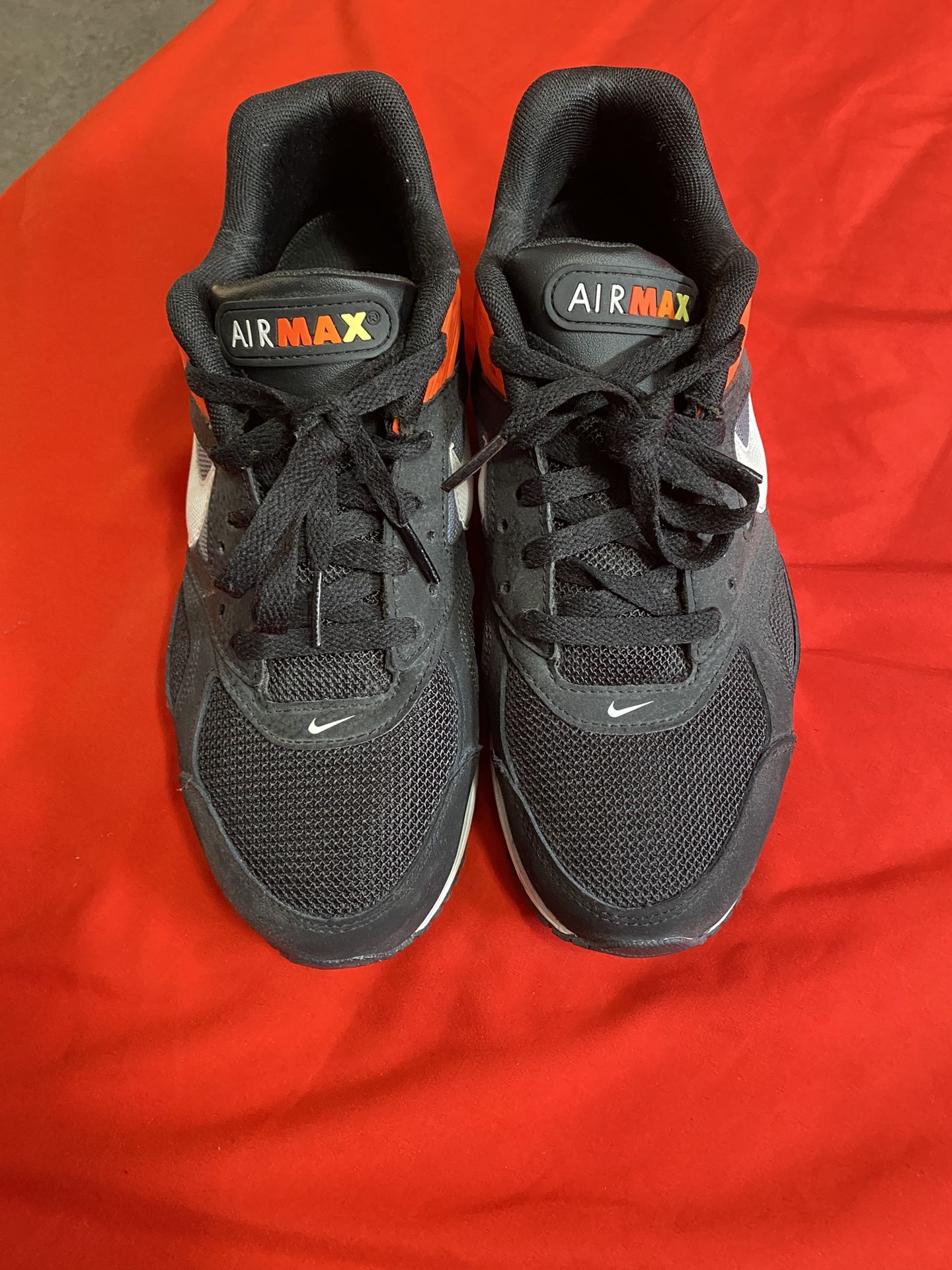 Women’s Nike Sneakers/ Gym Shoes