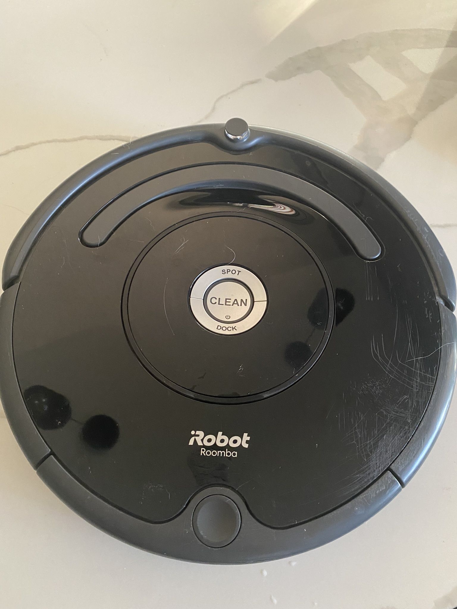 Rhumba iRobot Roomba 614 Robot Vacuum- Good for Pet Hair, Carpets, Hard Floors, Self-Charging, Black
