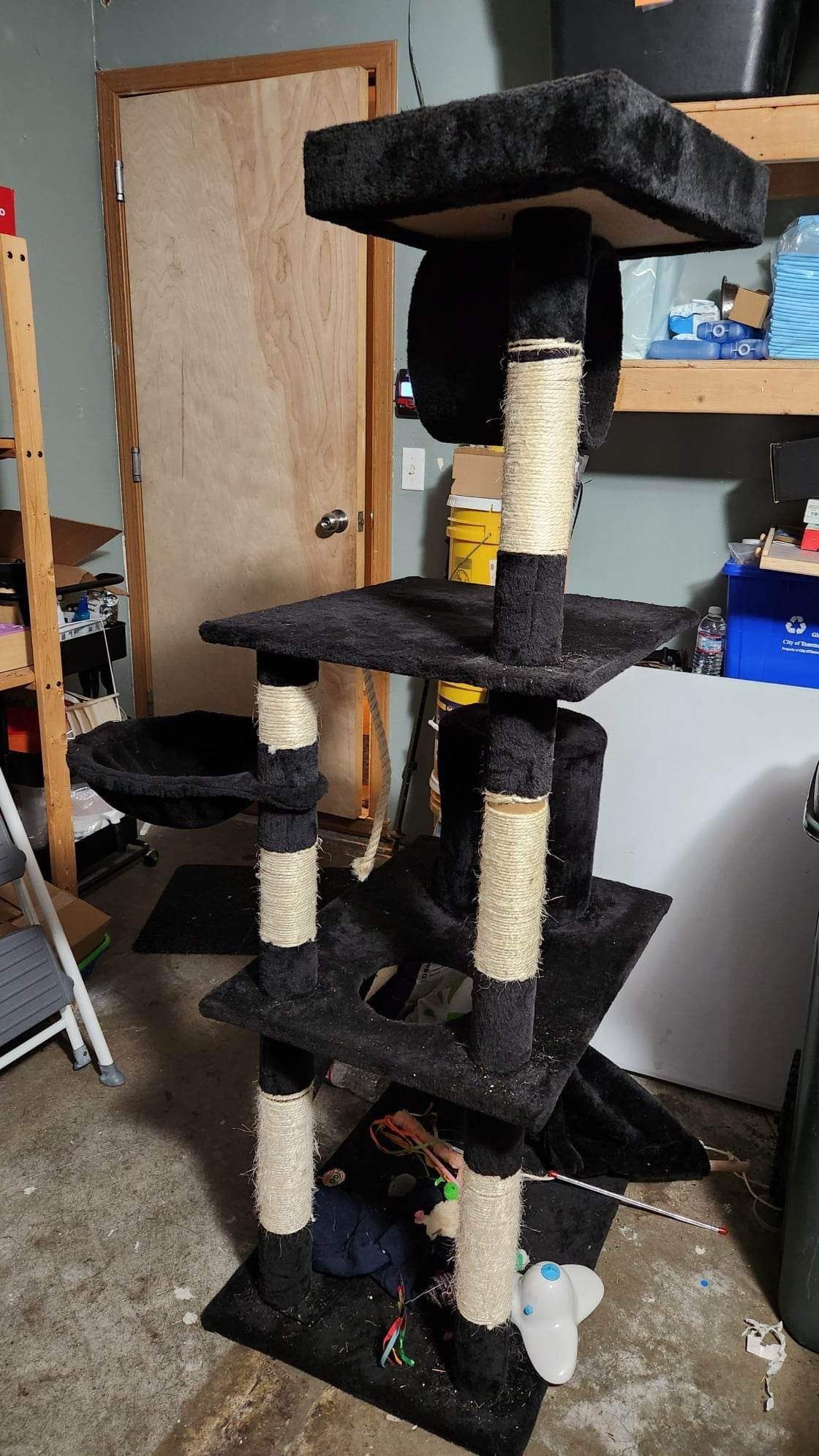 Go Pet Club 62in Faux Fur Cat Tree & Condo, Black for Sale in WA OfferUp