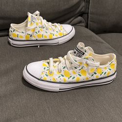 Converse Girls Youth Junior Size 2