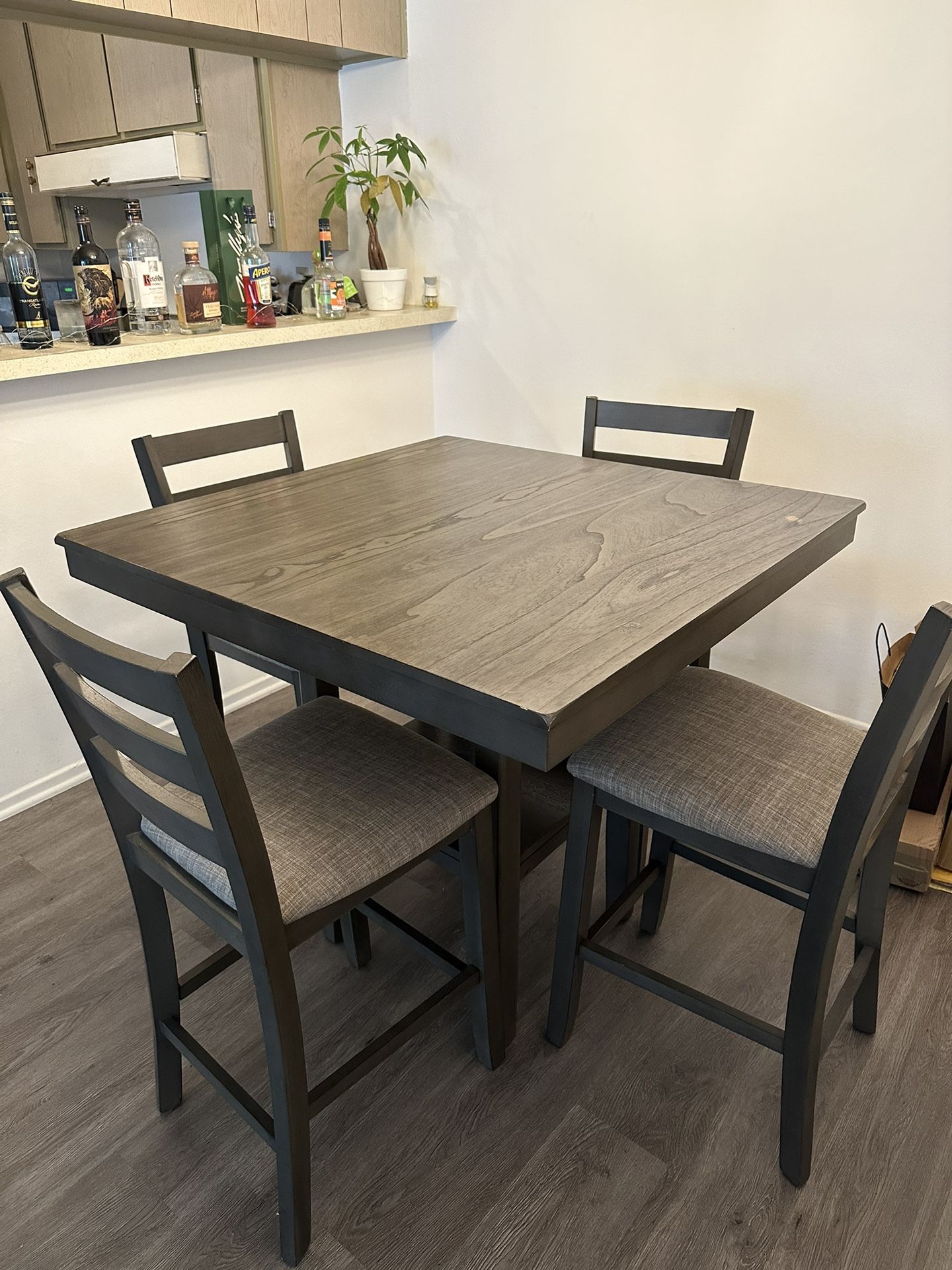 Kitchen Tables And Chairs Set