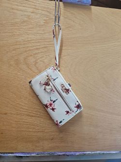 Guess Wristlet