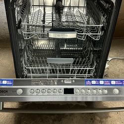 Bosch Dishwasher 800 Series Model Number- SGX68U55UC/D5 (Mint Condition) 
