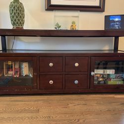 Free Entertainment Stand