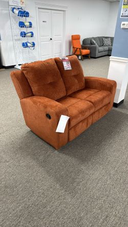 CLEARANCE!!! Reclining Loveseat.