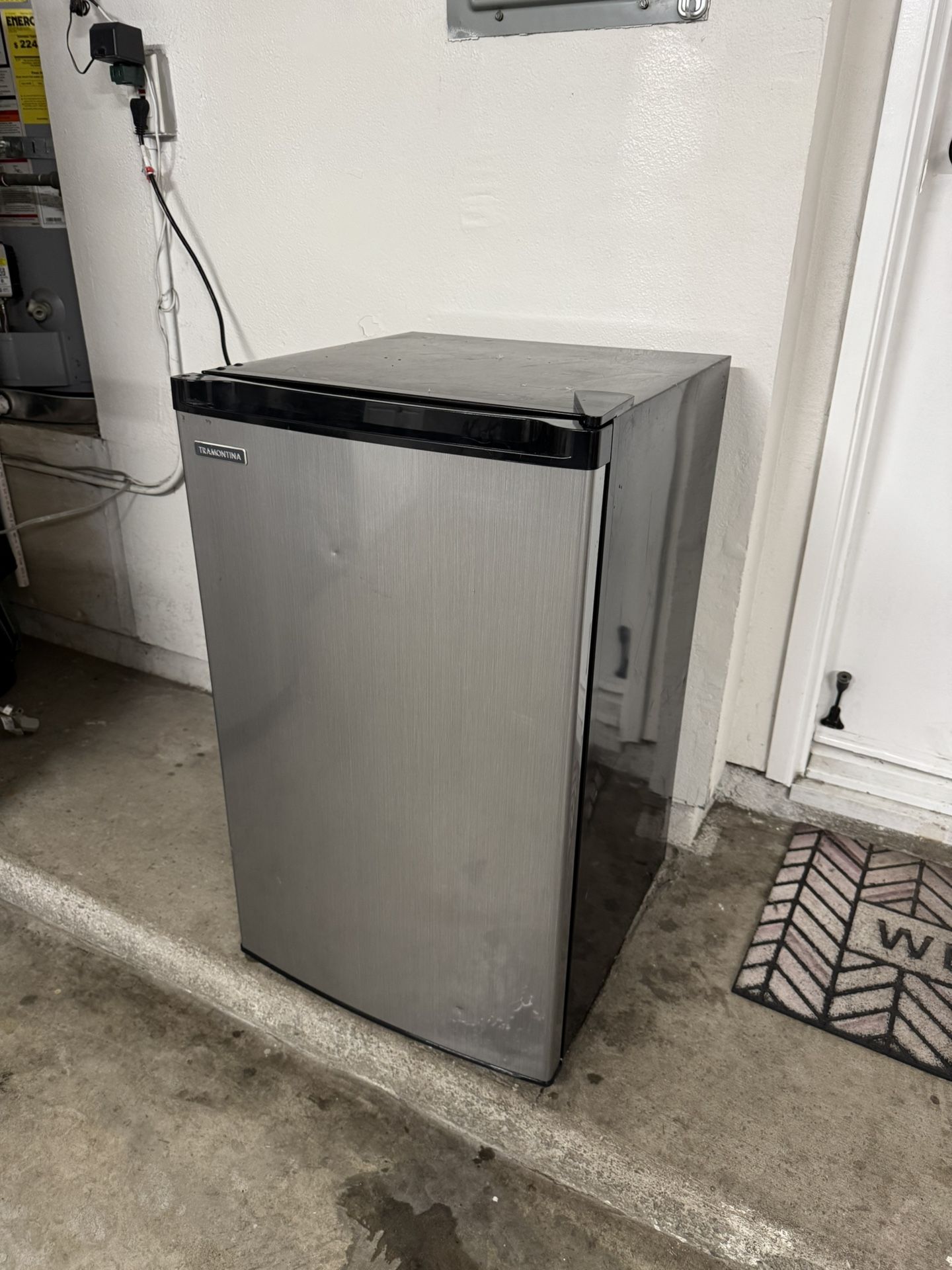 Tramontina Mini Refrigerator / Compact Fridge Freezer