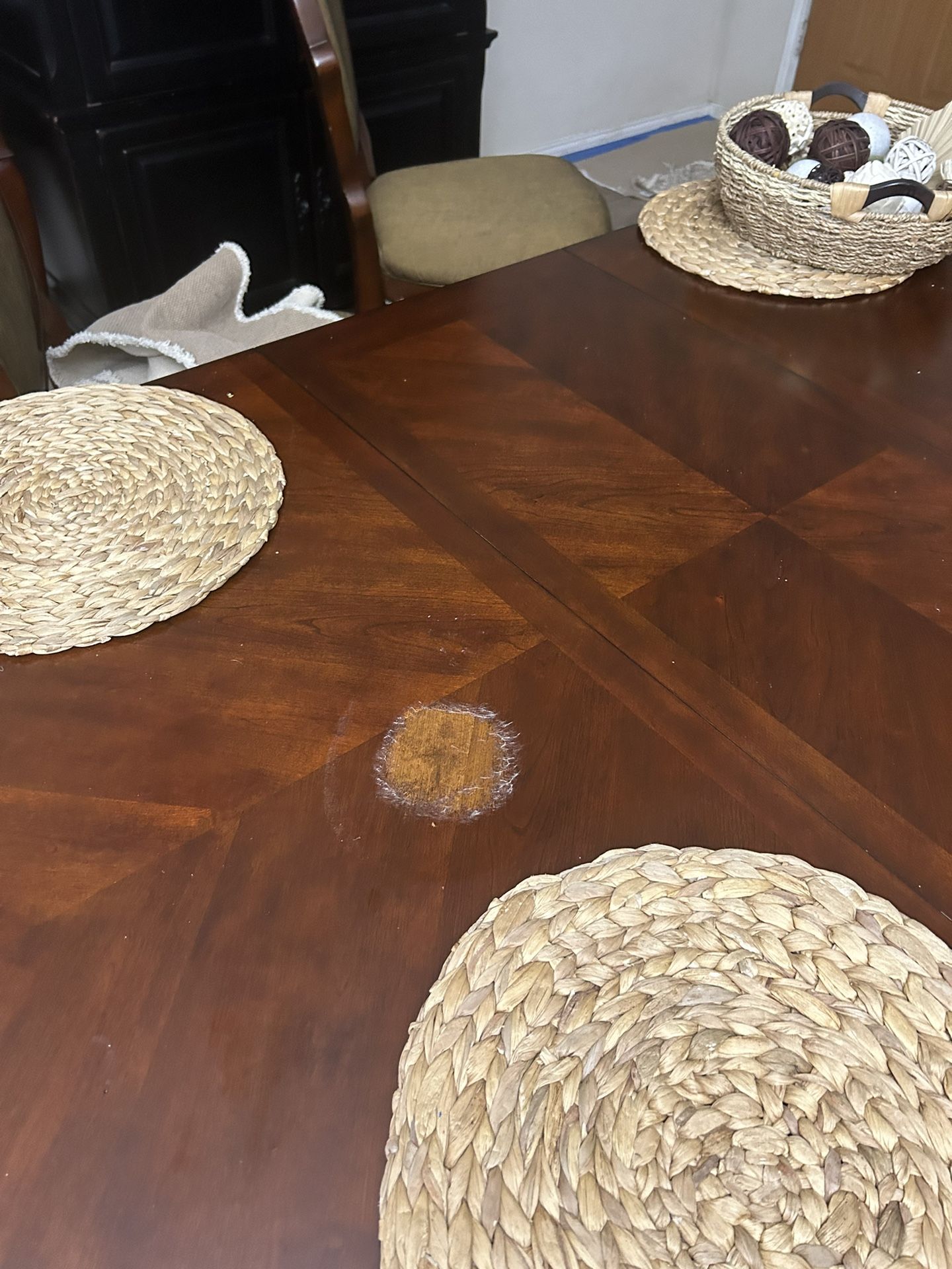 Dinning Room Table And 6 Chairs