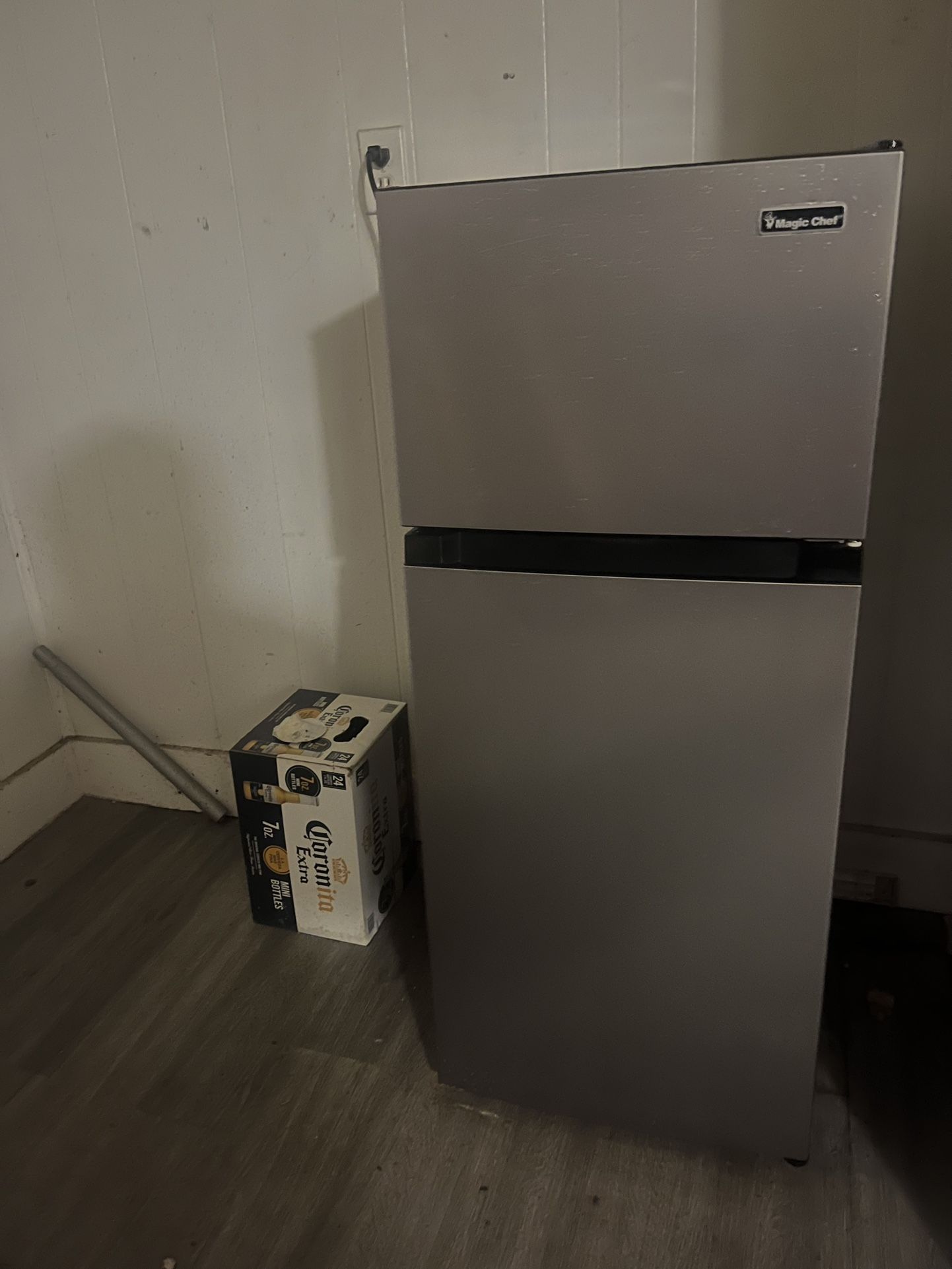 Magic Chef Mini Fridge With Freezer