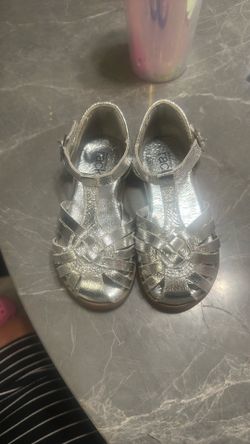 9c Sandals