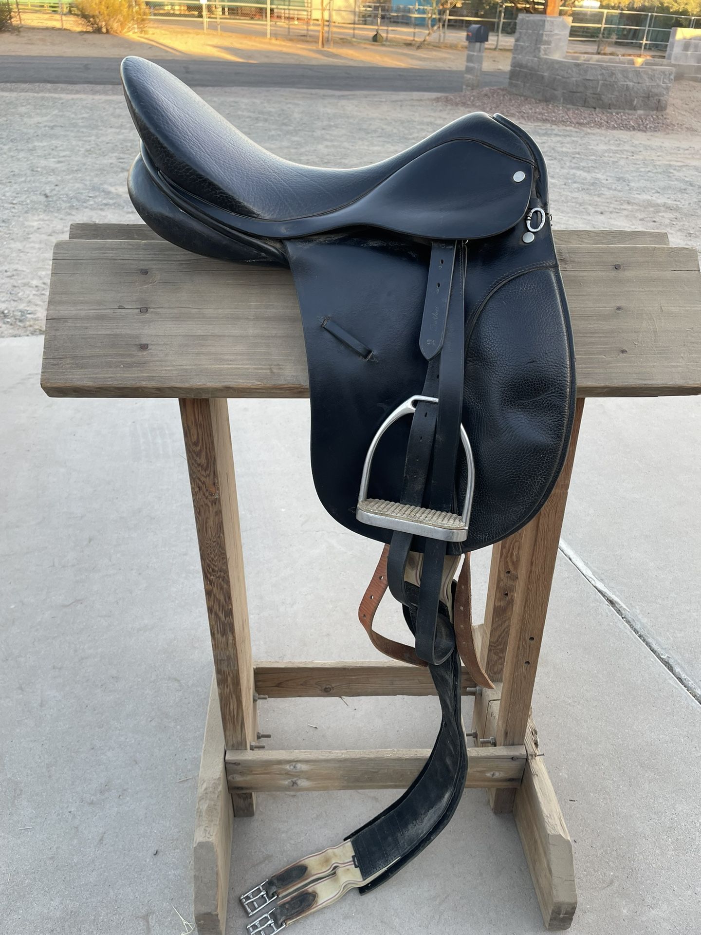 English Saddle
