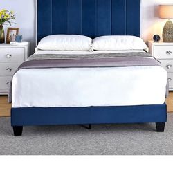 Upholstered standard Bed