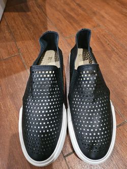 Women's shoes size 8