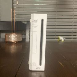 wii game i don’t use and the games cd are there too