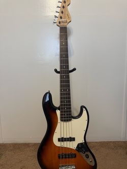 Fender Squier 5 string bass