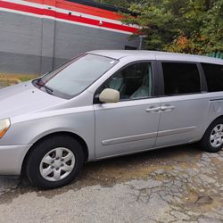 2006 Kia Sedona 