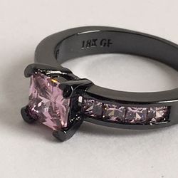 PRETTY WOMENS RING SIZE 7 STAMPED