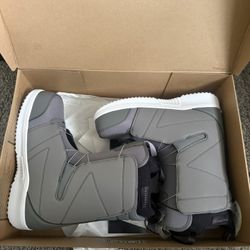 Salomon snowboard boots Boa