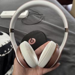 Beats Solo 3 Headphones Bluetooth with Microphone - Rose Gold