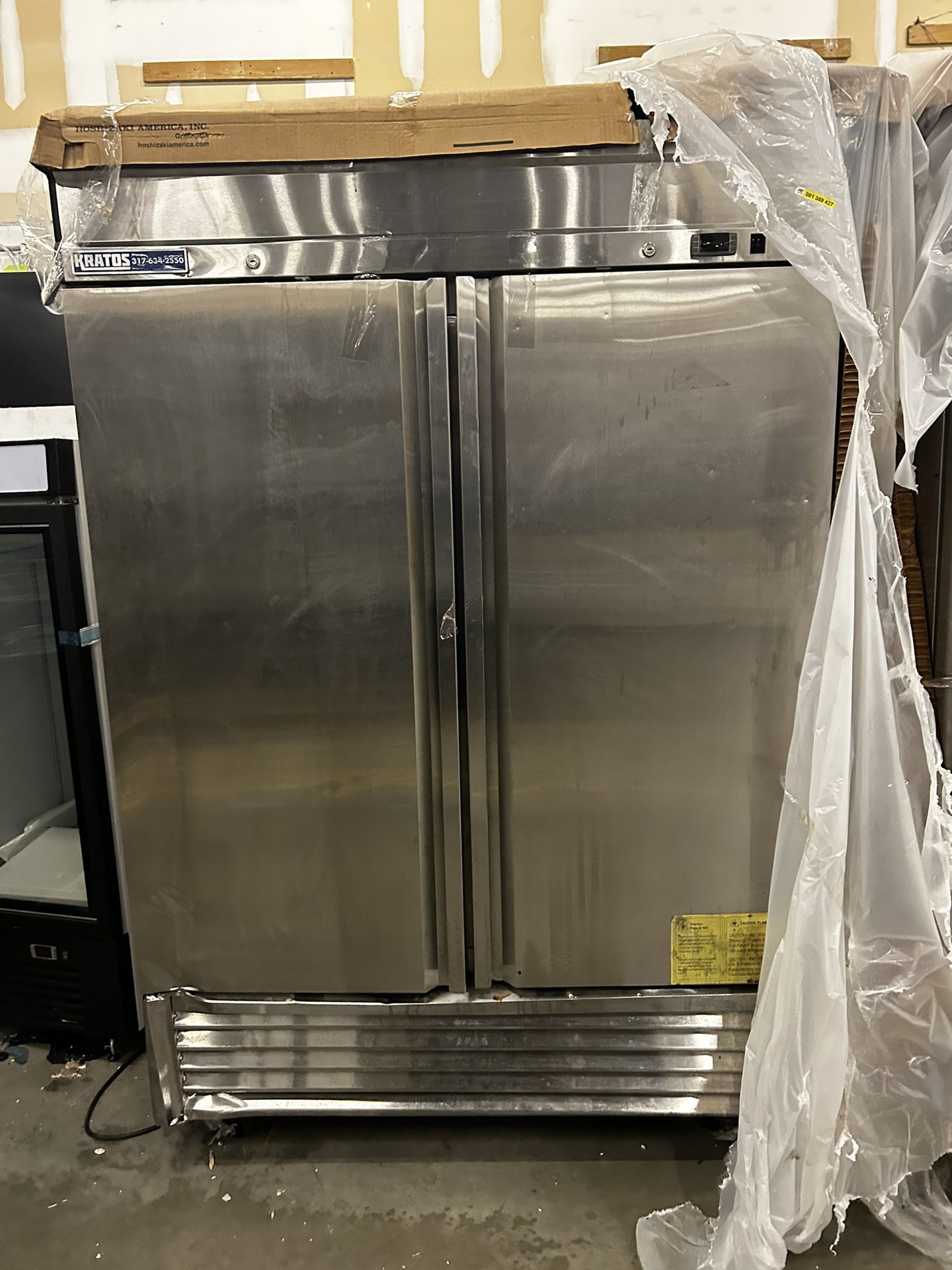 Reach In Cooler Two Door Solid