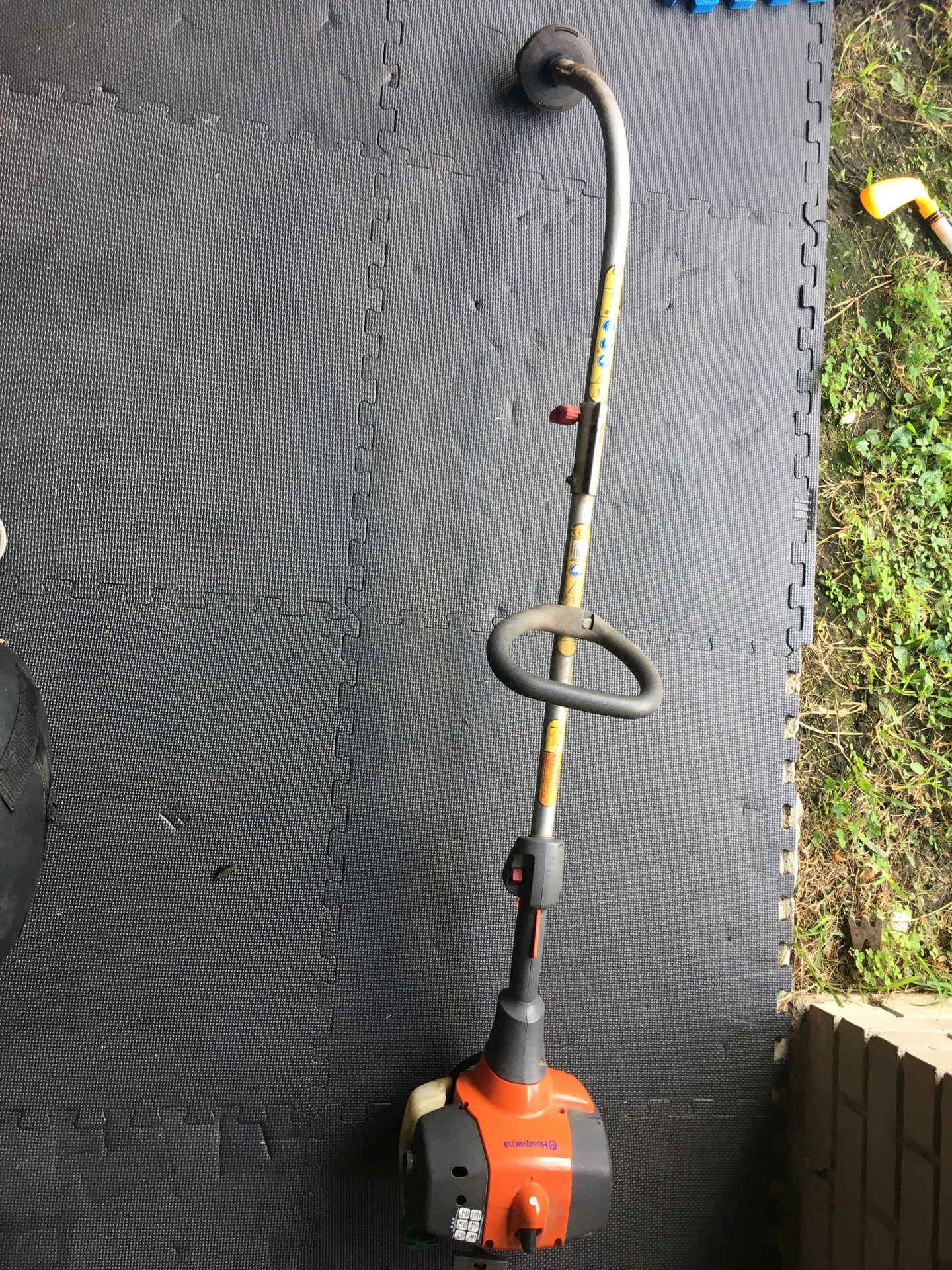 Husqvarna 128 cd weed eater 2 cycle for Sale in Houston, TX OfferUp