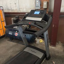 NordicTrack Elite 900 Treadmill
