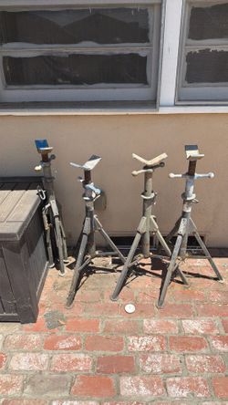 Sumner pipe stands
