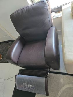 Leather recliner