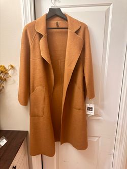 NEW WITH TAGS Camel Wool Coat – Elegant & Timeless