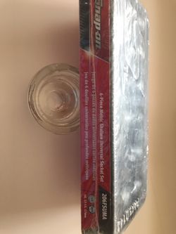 Snap on metric shallow universal