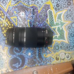 Canon Zoom Lens EF- 75-300mm AF/MF 1;4-5.6