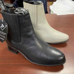 Botines charros de piel marca El Canelo